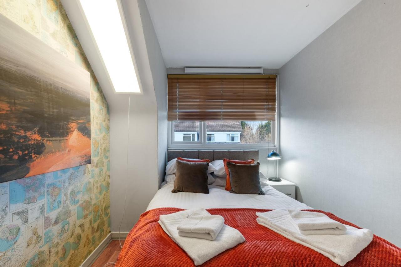 Staiforce 2 Bedroom House With Parking Maidenhead Exterior photo