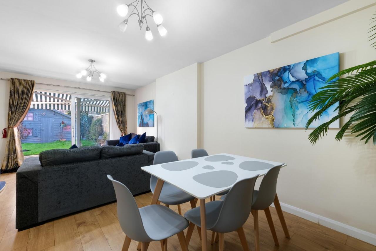 Staiforce 2 Bedroom House With Parking Maidenhead Exterior photo