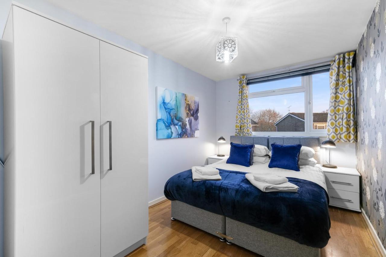 Staiforce 2 Bedroom House With Parking Maidenhead Exterior photo